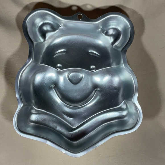 Wilton Disney WINNIE The POOH Face Cake Pan Mold #2105-3004, 2001 - Picture 2 of 7